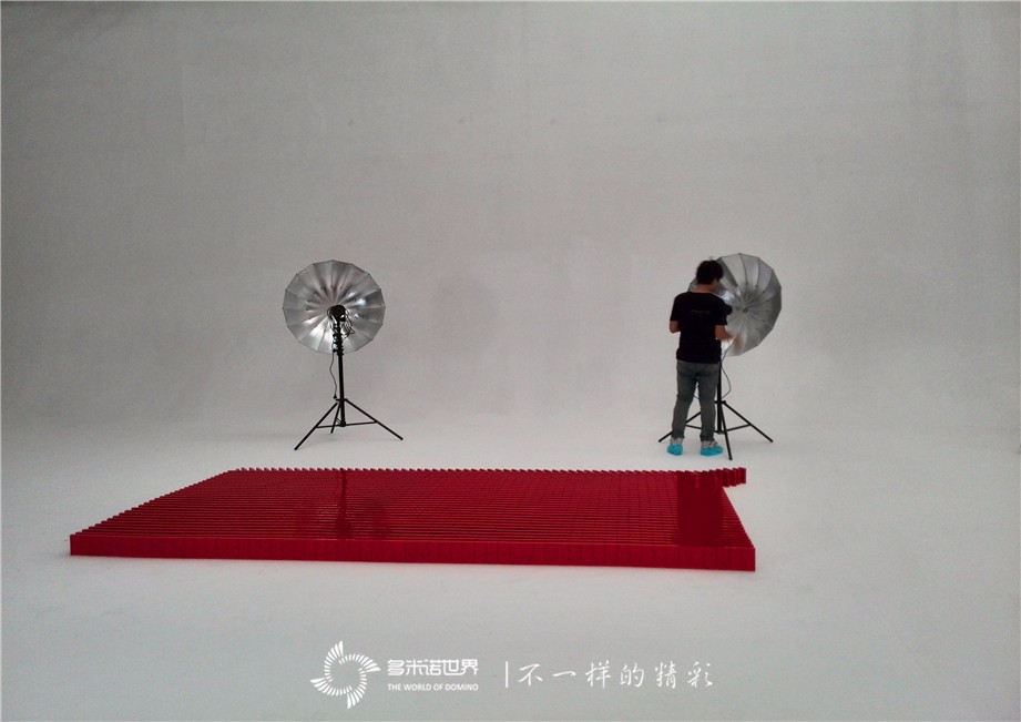 精雕細(xì)琢多米諾，打造經(jīng)典廣告視頻