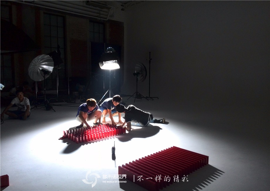 精雕細(xì)琢多米諾，打造經(jīng)典廣告視頻